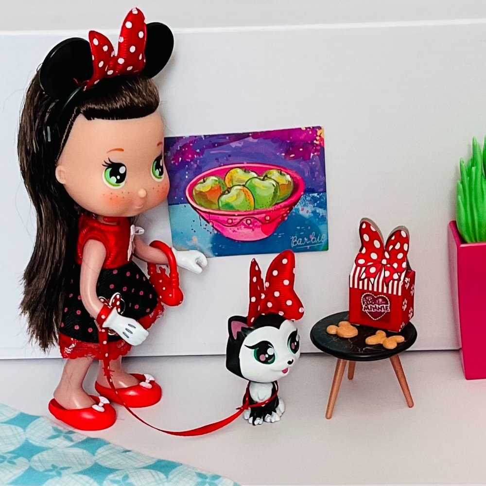 Minnie Doll & Cat Pet